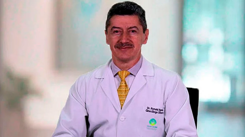 Dr. Ronald Ayala - Ginecología y Obstetricia en Quito